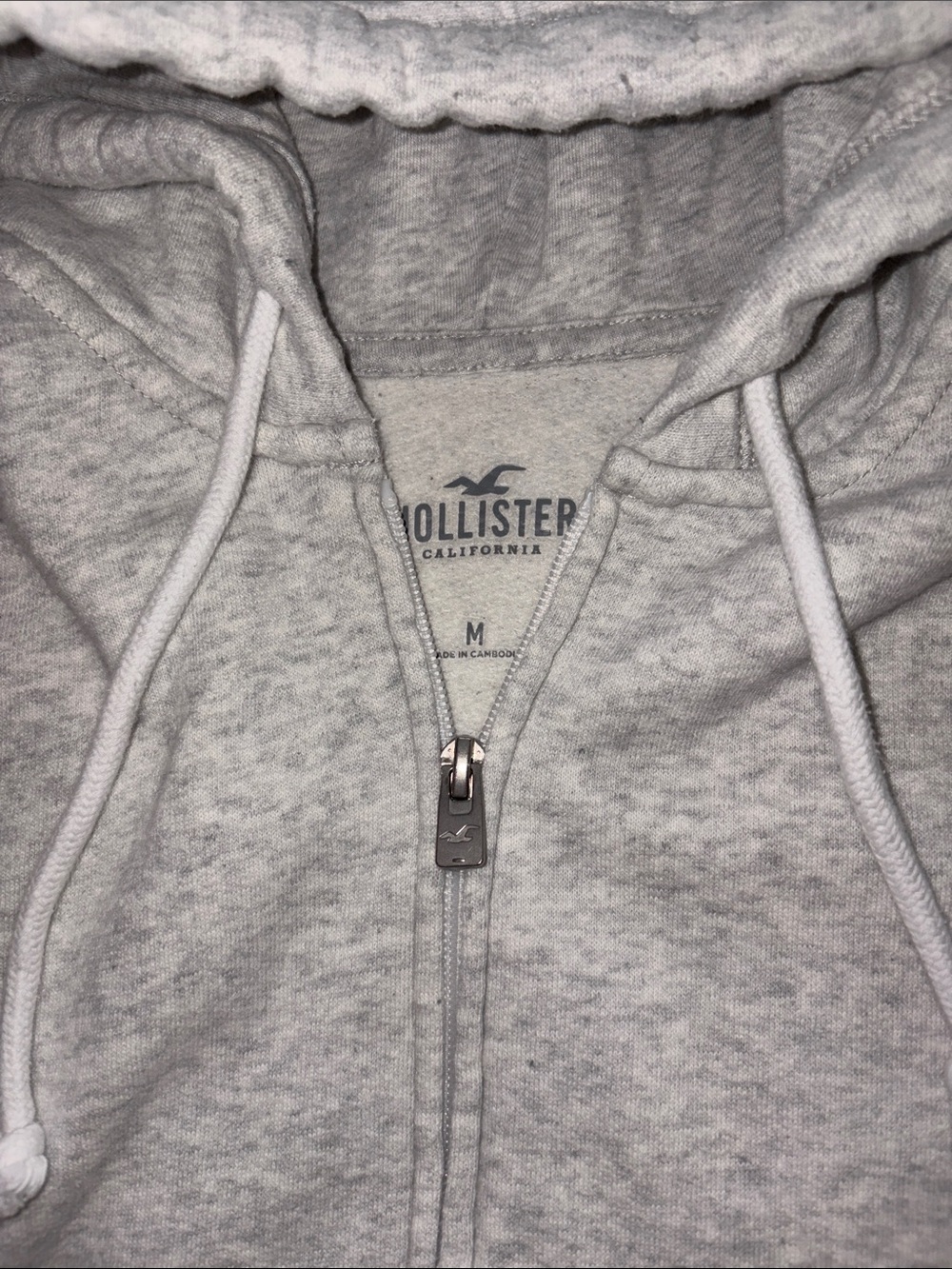 Hollister cropped Light Heather Gray Full-Zip Hooded Sweatshirt - Picture 2 of 3